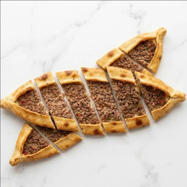 Minced meat pide